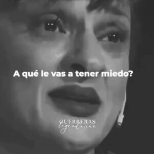 Yamaris Latorre Instagram - No importa cuántas veces lo vea y escuche, me recuerda que hay que aprender a hacerlo… ¡con to’ y miedo! 💜🙌 ¡VIVE!
#EsUnRegaloLaVida
……………..
Vía: @guerreraslegendarias
