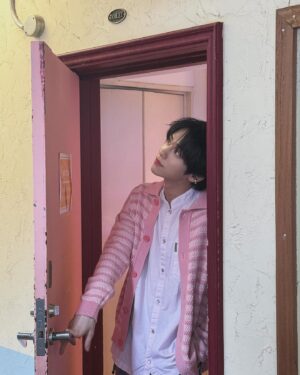 Yamashita Coki Instagram - 目が合いませんなぁ…🐓🩷