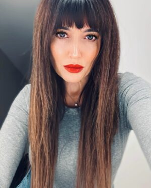 Yamila Reyna Instagram - Pintó chasquilla 
New look 
Colours : @giancarlodiazza 
Long hair: @beautystyle_salon_