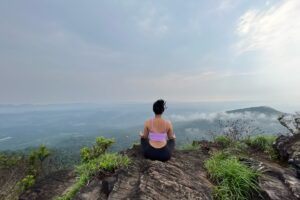 Yamini Bhaskar Instagram - The body benefits from movement and the mind benefits from stillness 🧘‍♀️
.
.
Happy international yoga day 🙏
#yoga #mind #body #stillness #ishafoundation #sadhguru #adiyogi