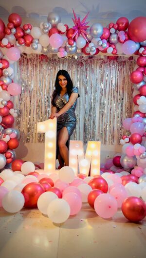 Yamini Malhotra Instagram - 1 Million Strong 🎉🤩 This milestone couldn’t have reached without each one of your Love 🥰 and support 🫶
Thank you for being a part of this amazing family !! I Love you Guys ❤️🙏🏼 
Thank you @sakshievents.com_ for this beautiful decoration for my 1 Million Day 
Thank you @unofficial_moviemakers my team for all the support and encouragement. 
Thank you Mom, Dad , Dadi 😘
.
#1million #1m #1millionfollowers #millionfollowers #millionfollowersclub #1millioncelebration #greydress #celebration #balloondecor #balloondecoration #gurgaonballoondecorator #gurgaonballoons #gurgaonparty #gurgaonpartyplanners #gurgaonblogger #gurgaonbloggers #gurgaontimes #delhiblogger