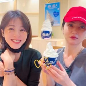 Yan-Pei Su Instagram - 從開始休息後，
都幸運地跟上對的旅伴、我的家人也是神隊友
替自己的清單寫下值得深刻的旅程。
都會結束，卻也是回憶的開始。

你/妳是好旅伴嗎？怎麼說？

然後接下來的發文
可能會有圖文不符的現象發生😝
因為享受了當下、來不及分享啦

#日本 #福岡 #旅行 #三天兩夜