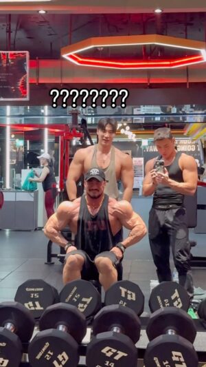 Yang Da-il Instagram - 얘네들이랑 운동하다보면 현타밖에 안옴
특히 거울 봤는데 @ifbbpro_thanos 얘가 보인다
그럼 내가 지금 뻠삥이 오는 거긴 한가 싶음.. 후
혼자해야지