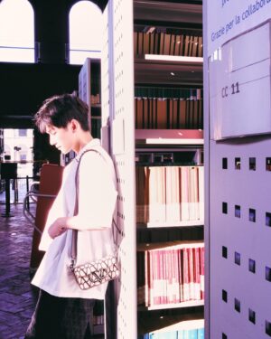 Yang Yang Instagram - 📖☀️