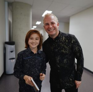 Yannick Nézet-Séguin Instagram - Retour sur une saison 2023-24 incroyable avec l’@orchestre_metropolitain! Je suis tellement reconnaissant pour tous les moments inoubliables partagés avec cette famille unie et notre public exceptionnel ... Montréal, je t’aime!! Notre dernier concert dimanche dernier, mettant en vedette la Symphonie No. 6 de Mahler et Alap d’Evangelista, a terminé la saison d’une manière intense, passionnée et émouvante. Au plaisir de vous revoir lors de notre fantastique saison estivale! 🥹💖

Reflecting on an incredible season with the @orchestre_metropolitain! Feeling thankful for all the unforgettable moments shared with this close-knit family and our dedicated audience... Montréal, I love you! Our final concert this past weekend, showcasing Mahler’s Symphony No. 6 and Evangelista’s Alap, was an intense, passionate and emotional end to our season. See you all in our fantastic summer season! 🥹💖

📸: @fgoupil