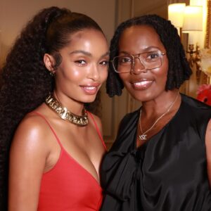 Yara Shahidi Instagram - BESOS FOR THE BIRTHDAY GIRL @chocolatemommyluv ♥️💋 To know you is to feel spoiled by your warmth, kindness, brilliance, unmatched humor, deep curiosity, and joy. Having you as a mama, friend, and business partner is truly an embarrassment of riches 😘  I can’t wait to see what else your  LV year has in store