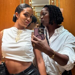 Yara Shahidi Instagram - BESOS FOR THE BIRTHDAY GIRL @chocolatemommyluv ♥️💋 To know you is to feel spoiled by your warmth, kindness, brilliance, unmatched humor, deep curiosity, and joy. Having you as a mama, friend, and business partner is truly an embarrassment of riches 😘  I can’t wait to see what else your  LV year has in store