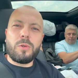 Yaroslav Sumishevskiy Instagram - Благотворительный концерт в зоне СВО. 

В понедельник 29 июля мы отправились в зону СВО, чтобы поддержать наших солдат и провести благотворительный концерт, а еще навестить нашего друга Александра Храпу, который служит в 2ШБ добровольческого отряда Святого благоверного князя Александра Невского.

Поездка в целом выдалась непростой. До места мы добирались более суток, ехали на машине. По прибытии в целях безопасности мы выключили свои мобильные телефоны и остались без связи. Но благодаря Саше мы могли поддерживать связь с родными.

Для наших солдат мы привезли бытовые принадлежности (вещи, которые крайне необходимы в тех условиях), а также тепловизор, который они просили.

Благодарим всех, кто переживал и поддерживал нас в этой поездке.
Спасибо нашим военным за то, что приняли нас.

Поездка удалась. Мы уже дома.
Скоро подробнее расскажу и покажу, как это было.