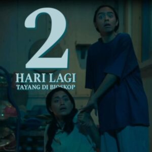 Yasamin Jasem Instagram - Apa yang Ibu @_putriayudya dan Mbak Lis @yasaminjasem liat sampe kaget gitu? 👀 

Saksikan selengkapnya di Film RUMAH DINAS BAPAK, tayang 2 HARI LAGI di seluruh Bioskop Indonesia. 

@rumahdinasbapak 
#RumahDinasBapak #FilmRumahDinasBapak
