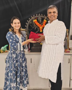 Yashaswini Dayama Instagram - I am so glad to welcome @yashaswinidayama and exceptionally good actress and singer seen in movies like Dear Zindagi, Devi, Delhi crime, Adulting amongst more. My blessings are always with you, keep shining ✨