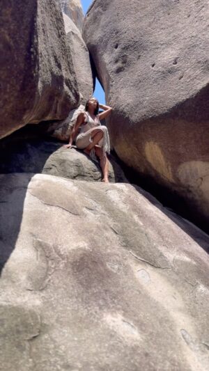 Yaya DaCosta Instagram - What a way to end Summer Sizzle BVI!
Sailing the Caribbean Sea to the breathtaking island of Virgin Gorda… exploring the wonders of Mama Nature… renewing our vows to our futures.
My ship is coming in! 🛥️ 🌊 
Happy Lion’s Gate!
8/8