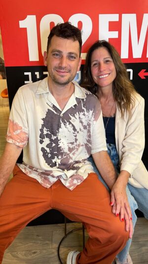 Yedidia Vital Instagram - פרק 6 של #המניפה באוויר! אורנה בנאי ואנוכי בשיחה אינטימית דו כיוונית ממש מעלפת. איזה אושר. שימו אוזן כדאי כדאי! לינק בביו 🎧🏳️‍🌈💖
@ornabanai 
@tlv_lgbtq_center 
@102fm
.
.
Edit by @almog_58