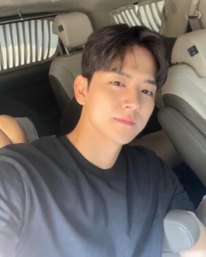 Yeo Hoi-hyeon Instagram - 🤨
