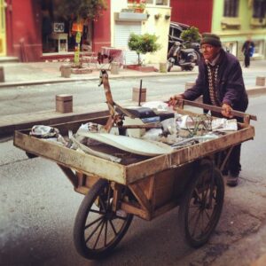 Yetkin Dikinciler Instagram - Ali dayı, eskiler alıyor!...
#eskici #junkman
