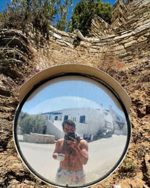 Yiannis Koukourakis Instagram - ☀️ Αν ήμουν εποχή, θα ήμουν καλοκαίρι. ☀️