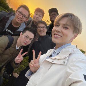 Ying Chi Yuet Instagram - 《去邊啊Do姐》韓國篇完結
好多謝台前幕後的每一位
多謝Do姐
多謝監製，五隻憤怒鳥，生日神秘男
多謝兩位經理人嘉蘭&Elaine
多謝통역사누나

回憶很開心難忘
感謝大家嘅包容
畢生難忘❤️

第一次係綜藝節目有很多不足的地方
希望下次有機會嘅話
比觀眾見到不一樣的我😎

Thanks my wardrobe @aiglehongkong @adlibfashion @decon.tailormade

#你是天使我是屎
#導遊話唔包合照
#互相拍照
#每朝健身房各自運動