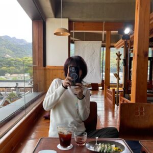 Ying Chi Yuet Instagram - 《去邊啊Do姐》韓國篇完結
好多謝台前幕後的每一位
多謝Do姐
多謝監製，五隻憤怒鳥，生日神秘男
多謝兩位經理人嘉蘭&Elaine
多謝통역사누나

回憶很開心難忘
感謝大家嘅包容
畢生難忘❤️

第一次係綜藝節目有很多不足的地方
希望下次有機會嘅話
比觀眾見到不一樣的我😎

Thanks my wardrobe @aiglehongkong @adlibfashion @decon.tailormade

#你是天使我是屎
#導遊話唔包合照
#互相拍照
#每朝健身房各自運動