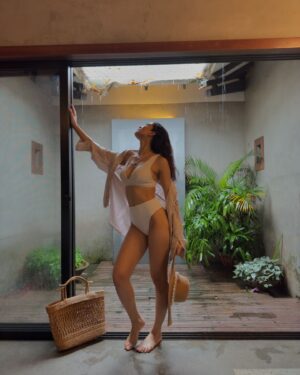 Yogita Bihani Instagram - How a weekend should feel like 🏖️💞🌧️ 

@ukiyostays @villasbyukiyostays @shubham.pille