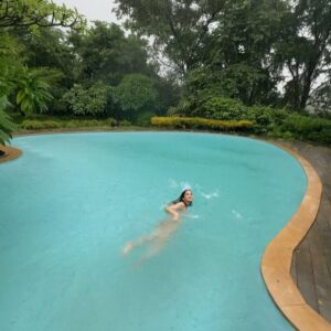 Yogita Bihani Instagram - How a weekend should feel like 🏖️💞🌧️ 

@ukiyostays @villasbyukiyostays @shubham.pille