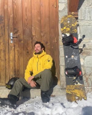 Yohan Nicolas Instagram - Last day in this paradise…❤️☀️🏂❄️