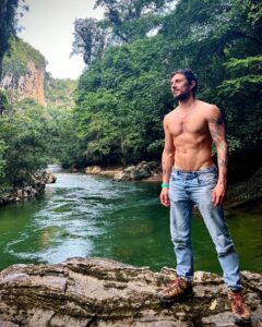 Yohan Nicolas Most Liked Photos and Posts