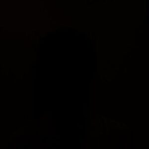 Yong Jun-hyung Instagram - 안녕하세요
용준형 입니다.

그때의 저는 분명 어리석었고 잘못했습니다. 
잘못된 상황을 바로잡지 못했고 
무엇이 옳은 선택인지 모른채
과열된 비난에서, 무서운 마음에
회사와 멤버들에게 저로인해 
피해를 주고싶지 않았고,
수년간 몸담았던 저에게 전부였던
정말 소중했던 곳에서 
모든것을 잃는 각오를 하고
탈퇴라는 선택을 하였습니다.

개인 메신저에 아무런 설명 없이 보내진 
검은 화면에 보내진 동영상을 눌러보았고
그걸 눌러 확인하기 전엔 어떤 것인지 
어떤 의도인지 알 수 없었습니다.
후에 저는 ‘그만해라, 이건 잘못된 거다’ 
라고 말할 수도 있었지만, 그런 말을 하는 사람이 
되지 못했고, 대수롭지 않게 넘겼습니다.

허나 그때도 말씀드렸고, 후에도 호소했듯이
저는 그 어쩐 단체 대화방에
들어간적도 없고 입에 담기도 싫은 일들이 벌어졌던 
사건에 연루되지 않았습니다.

몇년동안 언론과 많은 분들께서 
제가 그 사건의 인물들 중 하나며
대화방의 일원이다. 
불법 촬영물을 소비했다...
라고 수없이 오르내렸고
저는 사실이 아닌 부분에 있어서
말씀 드렸지만 그 누구도, 어떤 기사에도 
저는 관계도 없는
그들과 같은 사람이 되어버렸습니다.

과거의 일들을 다시 꺼내 이야기하며
보낼 자신이 없었고, 
그저 지나가겠지 하는 마음으로 
용기를 내지 못하고 그동안 외면하며 보냈습니다.

저는 상처나고 흉이 지더라도, 
견디고 참아내겠습니다.
부디... 간곡히 부탁드립니다
제가 사랑하고 아끼는 가족과 사람들,
부족한 저를 바라봐주시는
팬분들을 비롯한 모든 이들이 
상처받지 않았으면 하는 바람입니다.

여러분, 그리고 많은 기자님들
제가 과거에 바로잡지 못한 일들,
어리석었던 행동과 발언들
깊이 되새기며 성숙한 사람이 될 수 있도록
매일 노력하고 살아가겠습니다.

두서없이 엉망인 긴 글 읽어주셔서 감사해요.
더운 여름 오히려 감기가 많이 독하네요
모두 건강 조심하시고 
행복한 하루 보내세요!