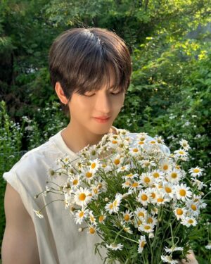 Yongsin Wongpanitnont Instagram - My flowers 🔋🌼💗