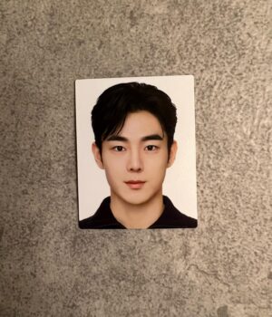 Yoo Jung-hoo Instagram - 여권 사진을 찍다