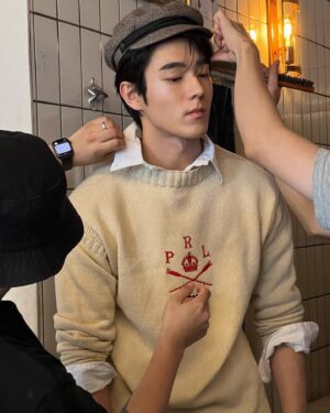 Yoo Jung-hoo Instagram - Behind.