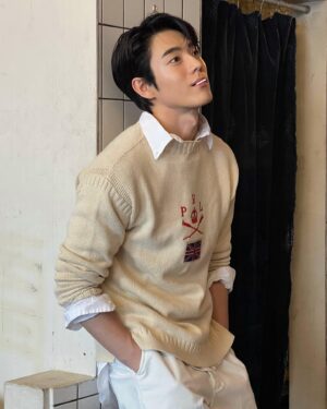 Yoo Jung-hoo Instagram - Behind.