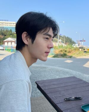 Yoo Jung-hoo Instagram - 이제 자전거 타긴 춥구만요