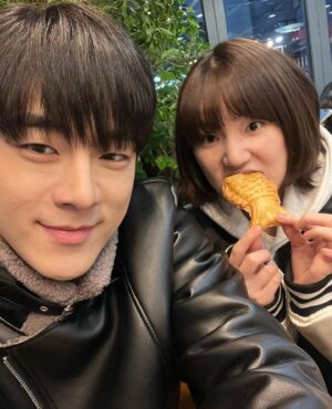 Yoo Jung-hoo Instagram - 오늘도 혜인이 소망이 보러오세요!! :)

#청담국제고등학교 #bitchxrich