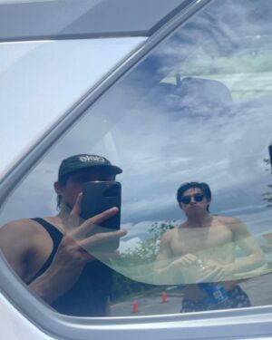 Yoo Jung-hoo Instagram - 🌊☀️👨‍👨‍👦‍👦