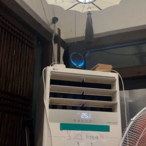 Yoo Se-yoon Instagram - 50 가까이 되셨는데도 밝고 건강하셔서 얼마나 감사한지..
이제 연락도 많이 하고 더 자주 찾아뵈어야겠다. 좋은 곳 많이 모시고 다니고 좋은 음식도 많이 사드려야지.