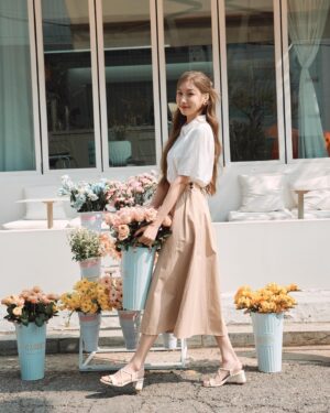 Yoo Yi-su Instagram - 굿웨어몰 X 유이수 🤍 @goodwearmall 
남녀노소 쇼핑하기 좋은 패션&라이프스타일 플랫폼 굿웨어몰과 화보촬영&짤막한 저의 인터뷰가 드디어 오픈되었어요 😽
이수 PICK 여름 썸머 스타일링과 기간 한정 최대 12% 할인쿠폰까지 오픈되어 있으니 제가 입은 착장들이 궁금하다면 지금 바로 클릭 ❣️🌹❤️

https://www.goodwearmall.com/mgz/9761/view

#굿웨어몰 #여름스타일링 #여자여름코디 #goodwearmall