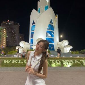 Yoo Yi-su Instagram - 호화로웠던 두 풀빌라들 🤍 바빴던 일상에 숨 돌리는 이 기분 너무 좋았어요 .. 나 왜 지금 나트랑아니야 🥹 다음은 도시로 가구 싶은데 어디로 가면 좋을까요 ~