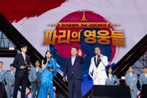 Yoon Suk-yeol Instagram - 우리 선수들의 투혼으로 국민들에게 큰 기쁨과 용기, 자신감을 불어넣어 주었습니다. 

열심히 싸워준 대표선수 파이팅! 
팀 코리아 파이팅!