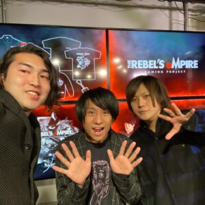 Yoshiaki Yamamoto Instagram - ReMGさんのチャンネルでヤバTの皆さんと #限界しりとりmobile で闘いました！
次は正々堂々勝ちたいと思います！リベンジ待ってます！

ヤバT普通にめっちゃファンでカラオケで歌ったりするので、共演できたのもうれC超えてうれDでした！

#屋梁落月