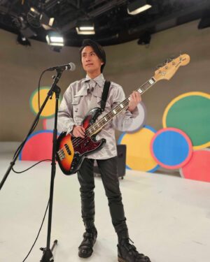 Yoshiaki Yamamoto Instagram - そういう役です。『へんテナ』みてね！
#へんテナ