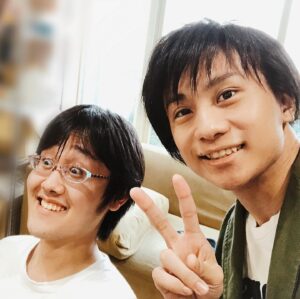 Yoshiaki Yamamoto Instagram - 鶴崎さんとパシャリ
#風声鶴唳 #鶴崎さんはゲーム中
