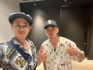 Yosuke Kubozuka Instagram - 2024.7.29(mon)

GolfにてALEXからのパンチラインで
気づき。
1Swing,1Riddim,1Love.

渦巻ダイちゃん
#よこのいと
オープンおめでとう㊗️