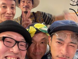 Yosuke Kubozuka Instagram - 2024.7.29(mon)

GolfにてALEXからのパンチラインで
気づき。
1Swing,1Riddim,1Love.

渦巻ダイちゃん
#よこのいと
オープンおめでとう㊗️