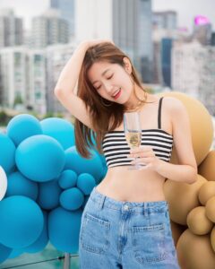 Actress Yoyo Chen HD Instagram Photos and Wallpapers August 2024