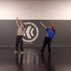 Ysa Penarejo Instagram - After many years of dancing with each other and learning each others choreo, we finally taught together!!! So much love for my sis, this was so so fun. Thank you to everyone that danced with us yesterday ☺️☺️☺️🫶🏼🫶🏼🫶🏼

Song - Float @janellemonae
