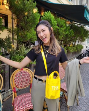 Yu Yamada Instagram - 銀座三越で今日から開催中のTHEWEEKENDHOTELのPOPUP SHOPで
お買い物しました♡

銀座三越の正面入ってすぐの場所で
27日(火)まで開催してるよー！！！

欲しかった5周年の限定Bagを３色ゲットして、早速使ってまーす♪

発色の良いCOLORで可愛い❤

着ているもののブランドはタグ付けしますね♡