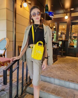 Yu Yamada Instagram - 銀座三越で今日から開催中のTHEWEEKENDHOTELのPOPUP SHOPで
お買い物しました♡

銀座三越の正面入ってすぐの場所で
27日(火)まで開催してるよー！！！

欲しかった5周年の限定Bagを３色ゲットして、早速使ってまーす♪

発色の良いCOLORで可愛い❤

着ているもののブランドはタグ付けしますね♡