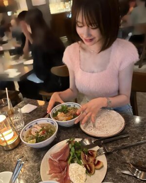 Yui Arata Instagram - 🇻🇳🍚