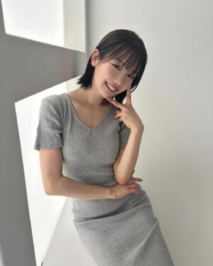 Yui Arata Instagram - ギャルズパラダイス2024トップレースクイーン編 
表紙＆グラビア撮影してきました📸

8/23(金)発売予定ですお楽しみにっ

#新唯 #ショートヘア #ショートボブ 
#レースクイーン #ラウンドガール #リングガール 
#작은얼굴쇼트 #그라비어
#画报 #短发 #请帮我找到它