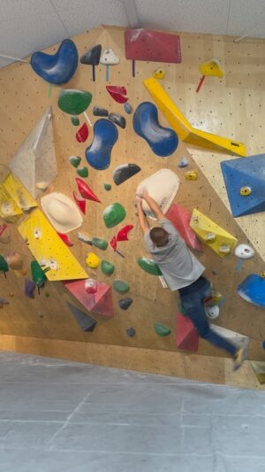 Yuji Hirayama Instagram - @bluepillclimbing fiber impression V6 
This boulder problem gives good coordination lesson👍👍
この課題は良いコーディネーションレッスンになる👍👍

Holds : @bluepillclimbing 
Grade : V6/1Q
Setter : @kaito_1sh1 
Wall : Yabo roof
Gym : @basecamp_hanno 

@bluepillclimbing 
@thenorthface_climb 
@beal.official 
@carbongrip 
@climbskinspain 
@lasportivajp 
@rustamclimbing 
@sendclimbing 
@basecamp_import 
@basecamp_onlineshop 
@basecamp_mgmt 
@oganoclimbing 
#bluepillholds #hanno #feelthenature #bouldering #飯能ボルダリングジム #fiberimpression 
#neverstopexploring #tnfathletes #tnfjp #ザノースフェイス