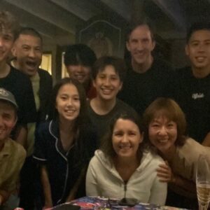 Yuji Hirayama Instagram - 短い時間でしたが、息子 @its_yuta1997 を訪ねて新しいチームに移籍したブリスベンへ🛫

現地での生活にもすっかり慣れ、チームメイトや仲間に囲まれ充実しているようで何よりです。

そしてオーストラリア🇦🇺で試合を観戦しました。
@peninsulapower vs @olympicfc 
試合は息子のスピードを生かした２ゴールもありpeninsula が勝ち、勝利の歌も聴けて満喫の試合でした✨✨⚽️

 It was only a short time but I went to Brisbane to visit my son @its_yuta1997 .🛫

He has completely gotten used to life there, and it's great to see that he is enjoying his time surrounded by his teammates and friends.

I watched the match in Australia 🇦🇺
@peninsulapower vs @olympicfc
The match was won by my son’s team Peninsula Power and my son scored two goals using his speed, and we also got to hear the victory song, so it was a very enjoyable match ✨✨⚽️

#ブリスベン #australia #peninsulapowerfc #npl #queensland